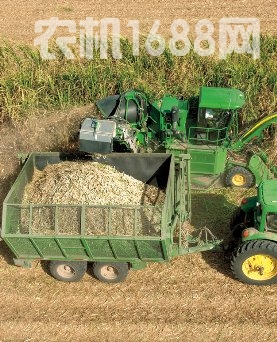 约翰迪尔(John Deere)CH330新型甘蔗收割机清洁高效的进料