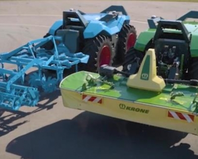 雷肯&科罗尼联合研发无人驾驶拖拉机首次亮相